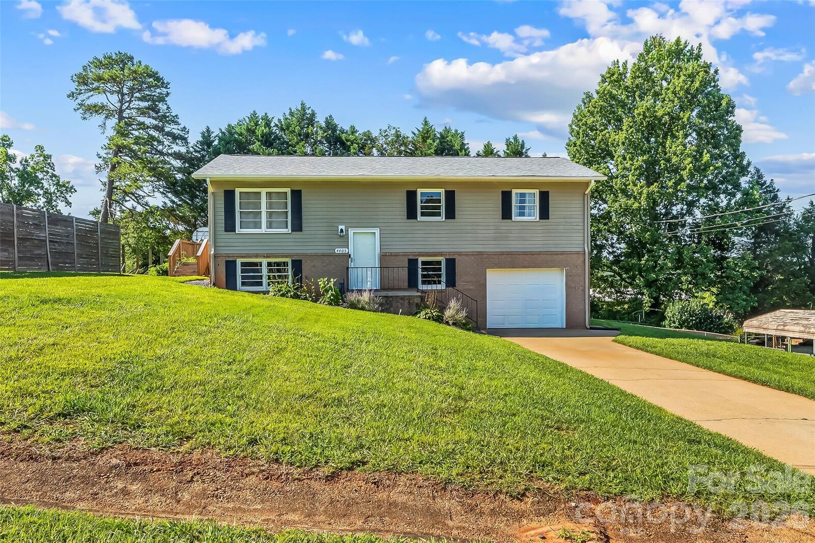 Property Photo: 4405 Landing Court NC 28602