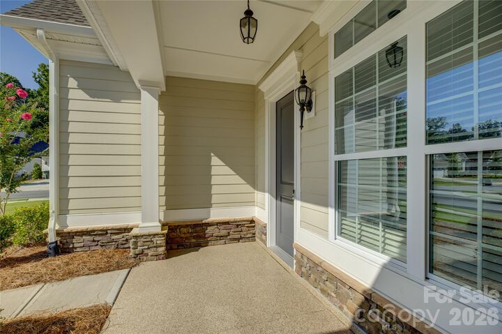 Property Photo:  82105 Standing Oak Drive  NC 28278 