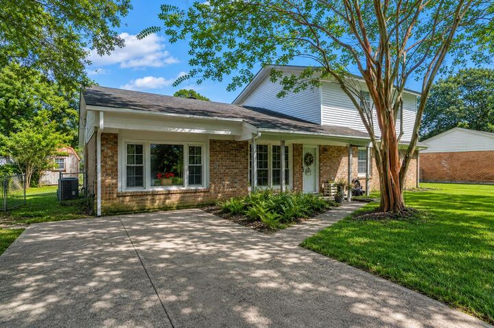 Property Photo: 136 Blossom Street SC 29445