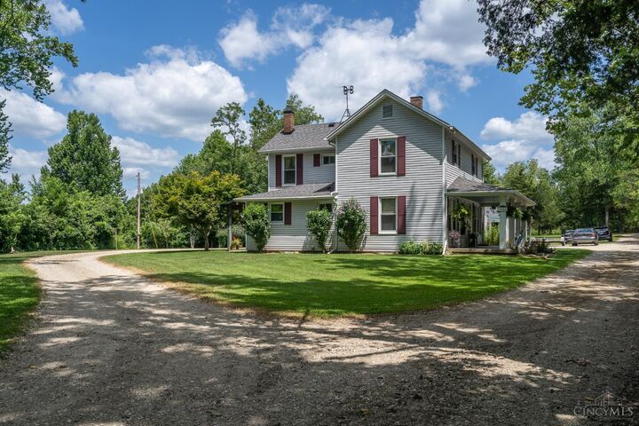 Property Photo: 3302 Louis Creek Ln IN 47060