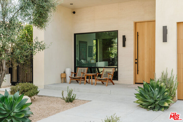 Property Photo: 819 N Ogden Dr CA 90046