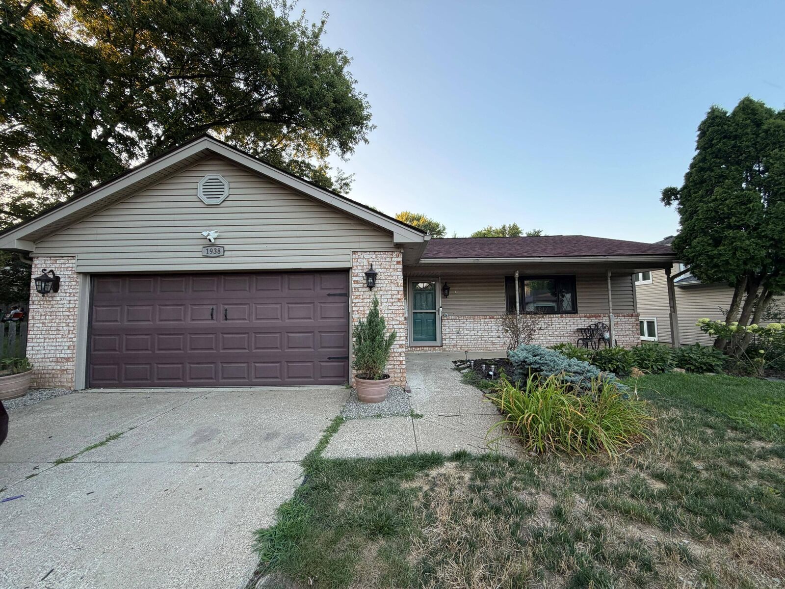 Property Photo:  1938 Hamrock Drive  OH 43065 