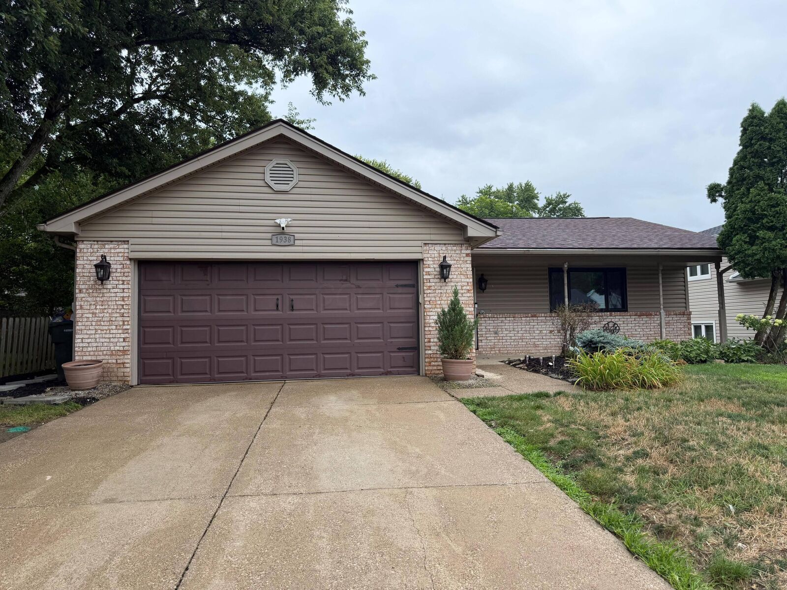 Property Photo:  1938 Hamrock Drive  OH 43065 