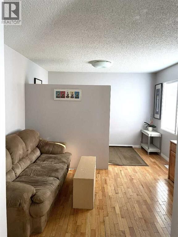Property Photo: 1611 Olympia Drive Southeast AB T2C 1H6