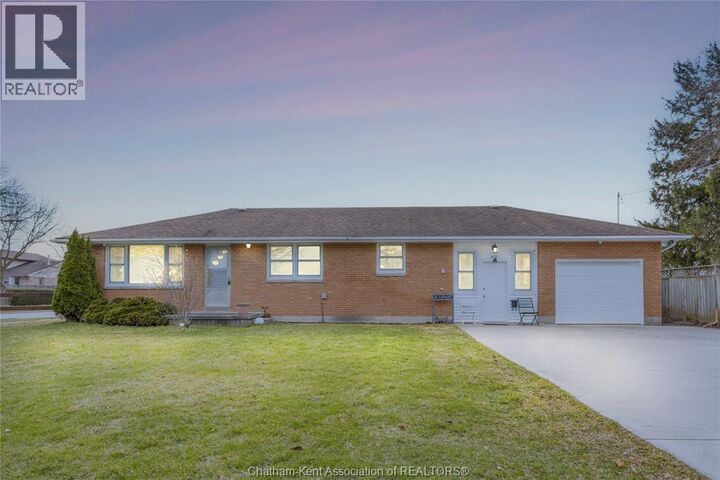 Property Photo:  410 McNaughton Avenue East  ON N7L 2G9 