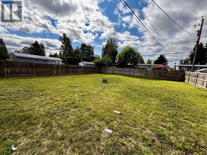 Property Photo: 2535 Hammond Avenue BC V2M 1A6