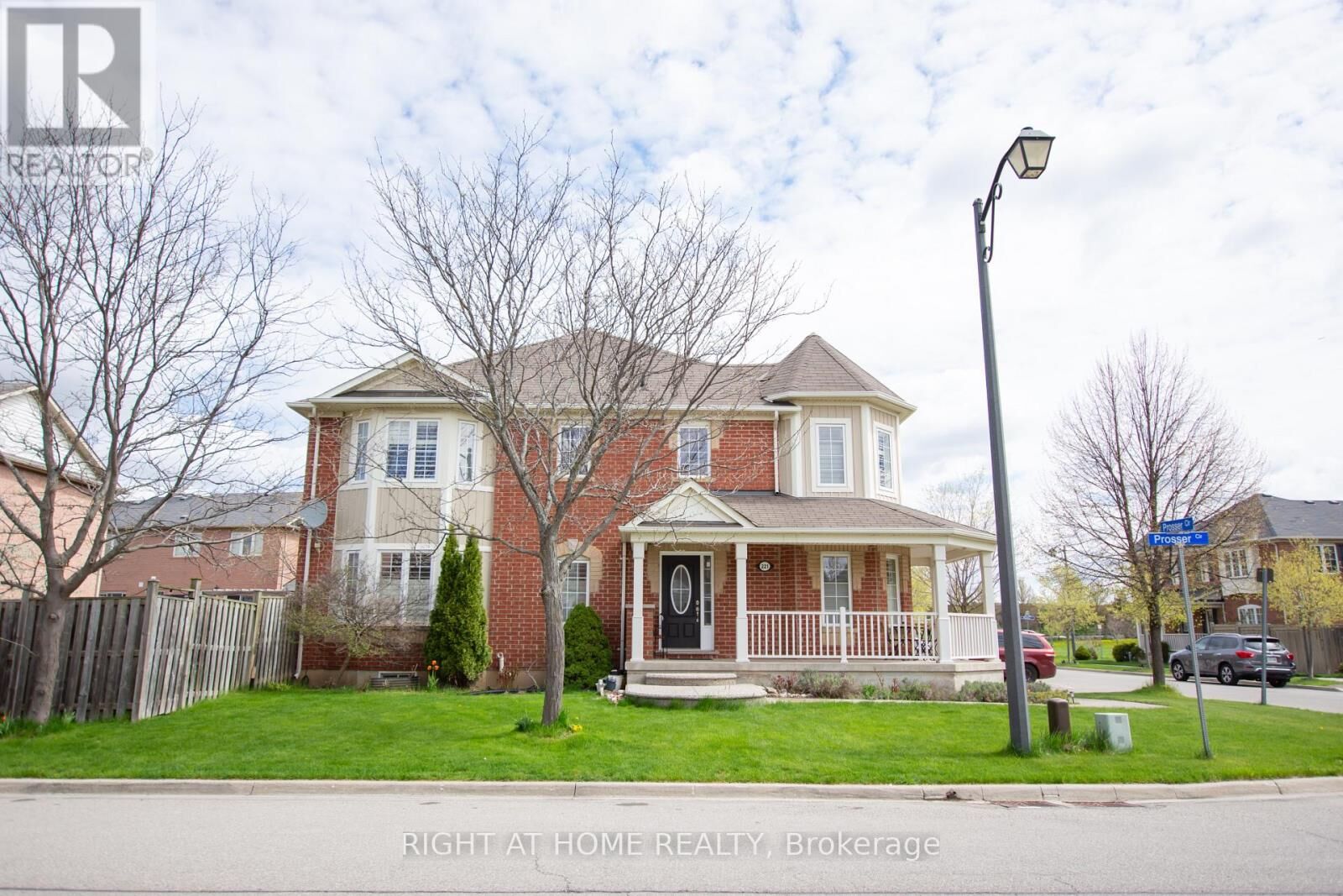 Property Photo: 221 Prosser Circle ON L9T 0P6