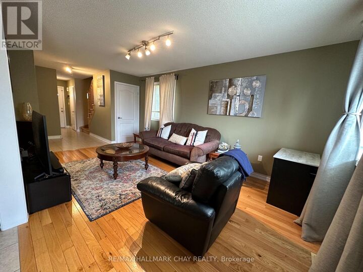 Property Photo:  54 William Paddison Drive  ON L4M 0G4 