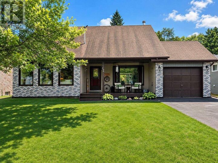 12 Maple St — photo 1