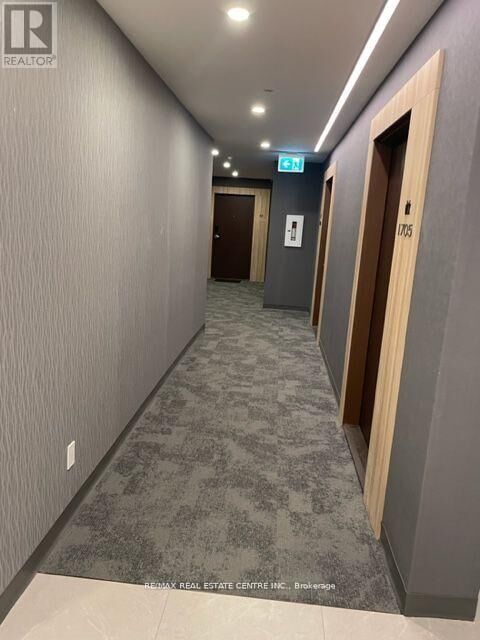 Property Photo:  60 Frederick Street 1711  ON N2H 0C7 
