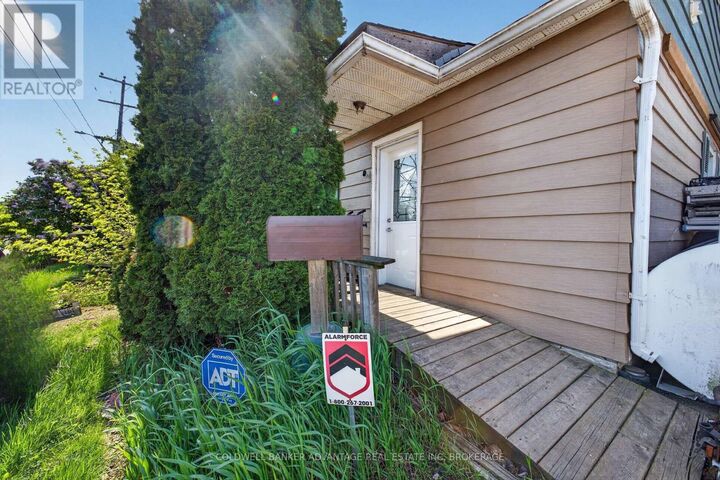 Property Photo: 614 Waterloo Street ON L8H 6V5