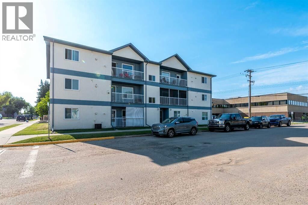 Property Photo: 5102 47 Street AB T9V 0G2