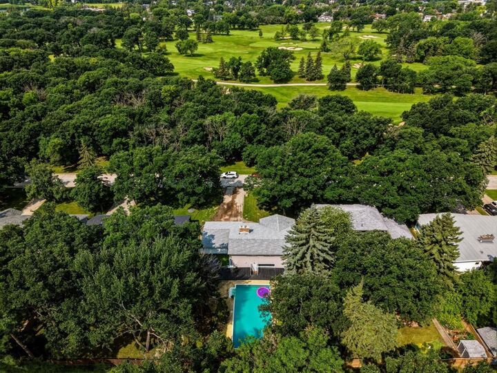 Property Photo: 123 Harris Boulevard MB R3J 3P3