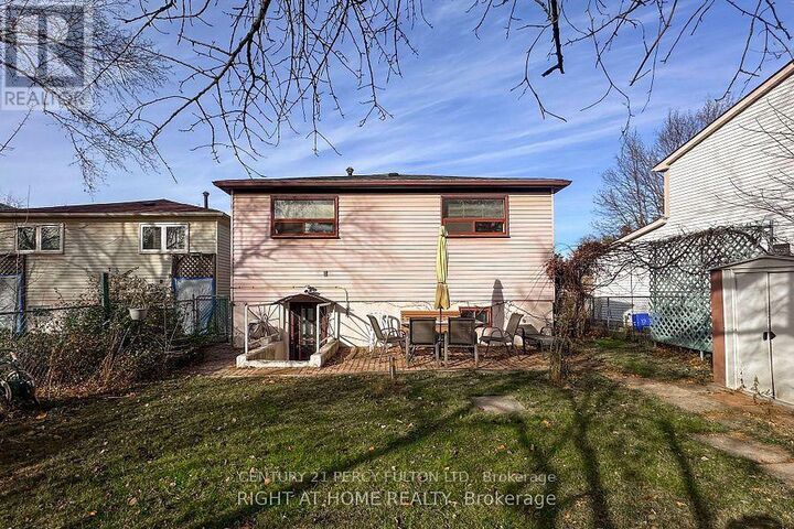 Property Photo: 57 Lillooet Crescent Upper ON L4C 5A6