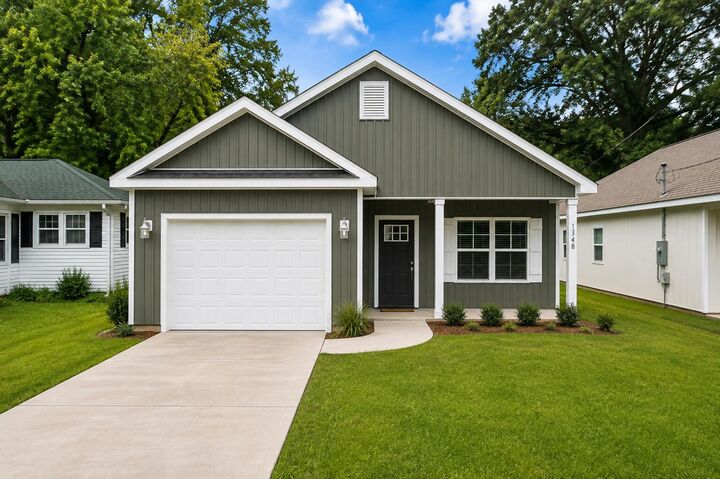 Property Photo:  607 Amos Street  FL 32539 