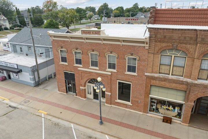 Property Photo:  511 1st Avenue  IA 52349 