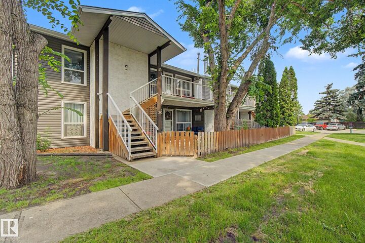 Property Photo: 3111 142 Avenue NW 39 AB T5Y 2H6
