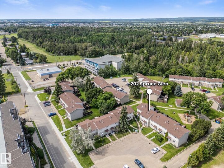 Property Photo:  202 Spruce Glen  AB T7X 2P6 