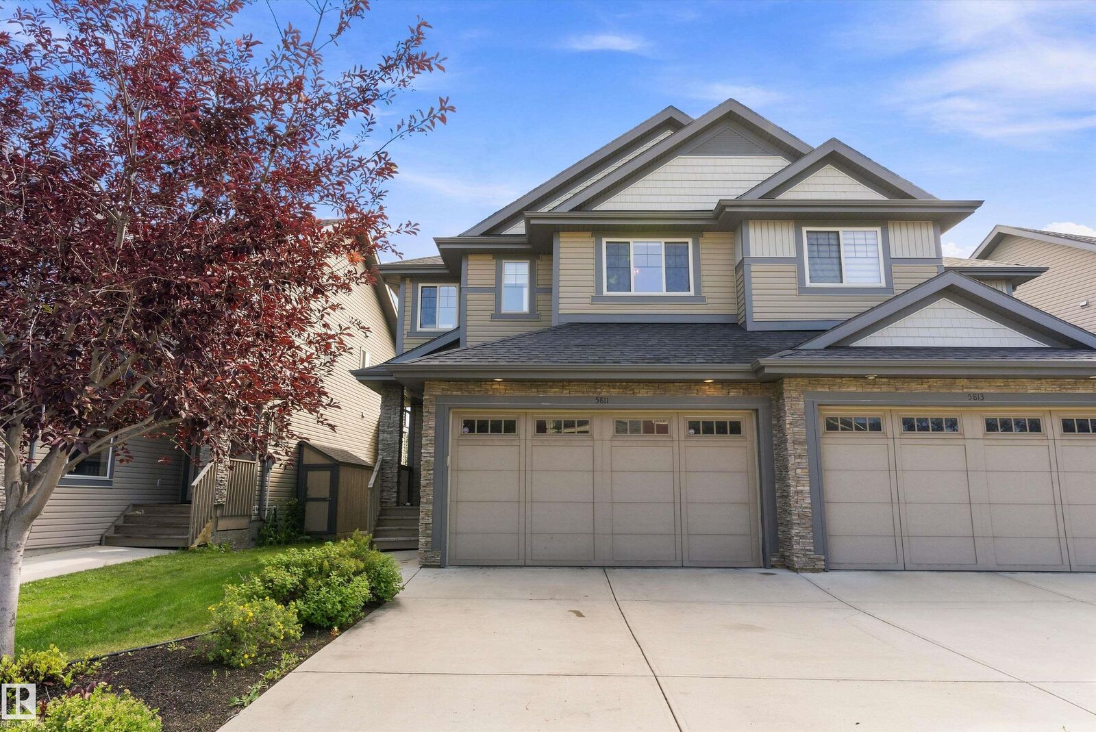 Property Photo: 5811 Mullen Place NW AB T6R 0T9
