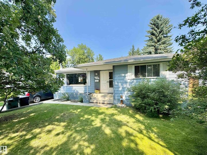 Property Photo:  119 Garland Crescent  AB T8A 2R1 