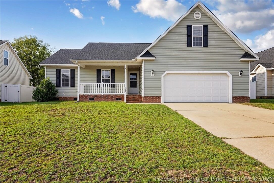 Property Photo: 1482 Avoncroft Drive NC 28306