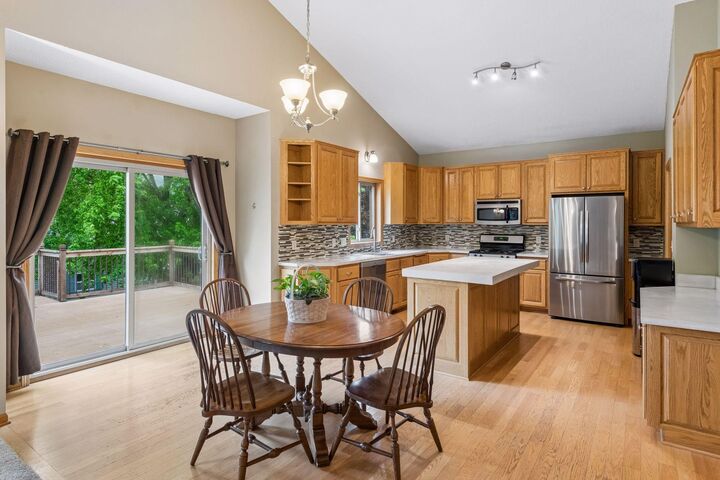 Property Photo:  937 S Cedar Street  MN 56011 