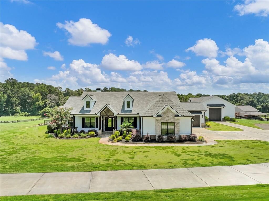 Property Photo: 1044 Austin Road GA 30680