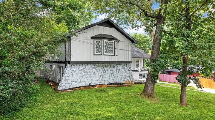Property Photo: 4447 Lake Breeze Drive GA 30083