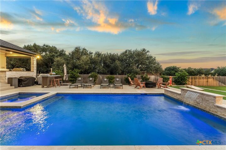Property Photo: 8451 Spring Creek Loop TX 76571