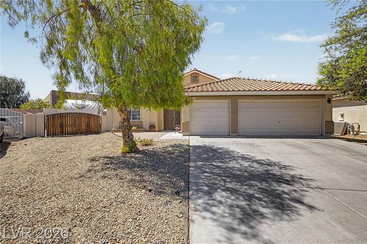 Property Photo: 5137 Pebble Rim Street NV 89081