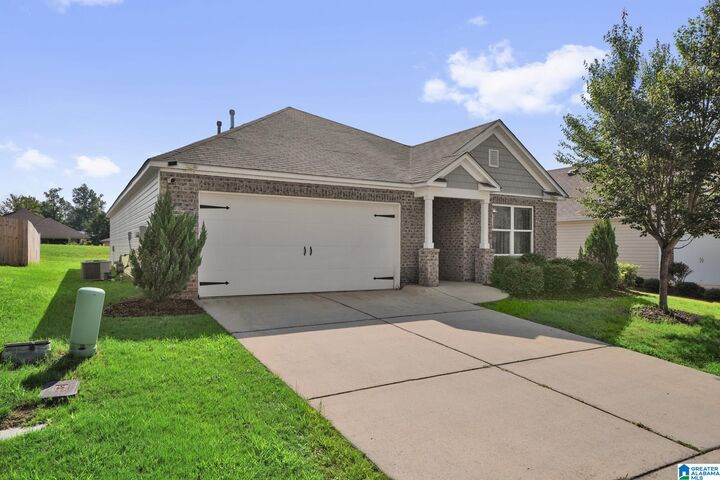Property Photo:  4690 Woodford Circle  AL 35022 