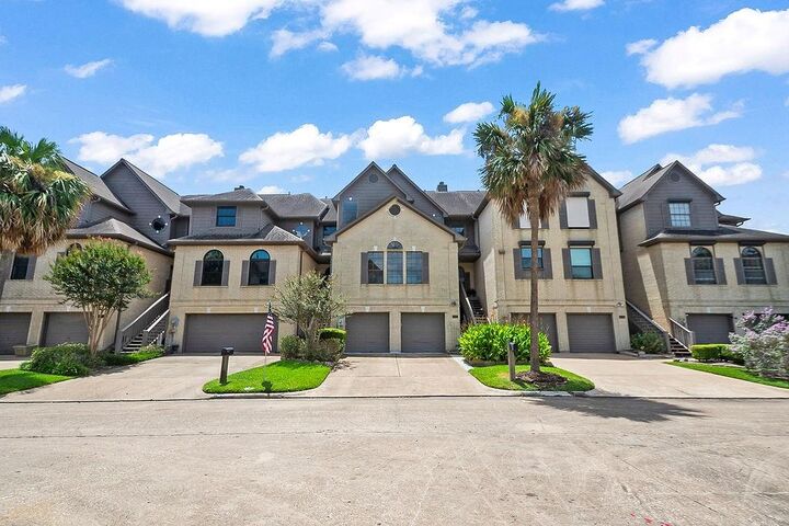 Property Photo: 2720 Lighthouse Drive TX 77058