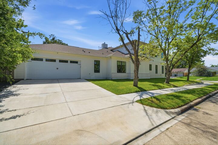 Property Photo:  1030 Chamboard Lane  TX 77018 