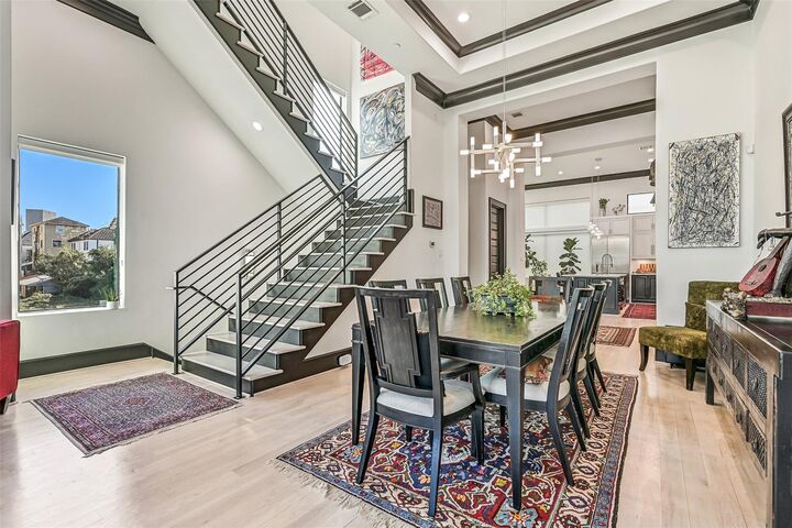 Property Photo:  503 W Clay Street  TX 77019 
