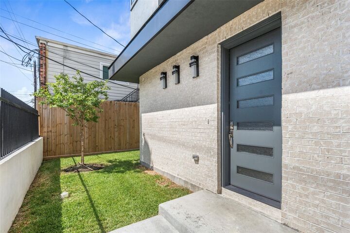Property Photo: 4208 Driscoll Street TX 77098