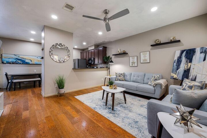Property Photo: 3208 Baer Street TX 77020