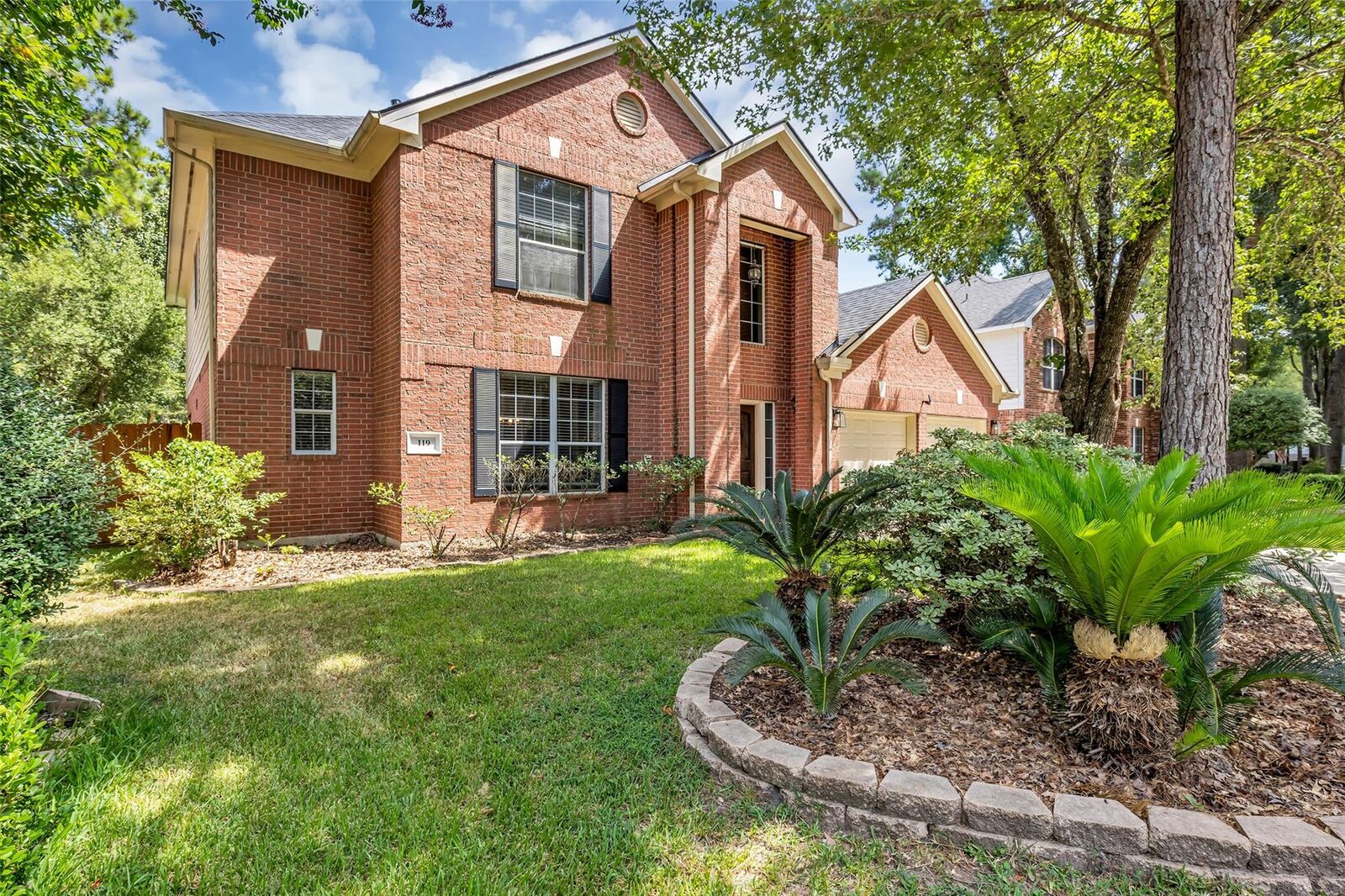 Property Photo:  119 N Westwinds Circle  TX 77382 