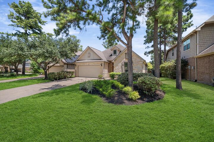 Property Photo:  7 E Deer River Circle  TX 77389 
