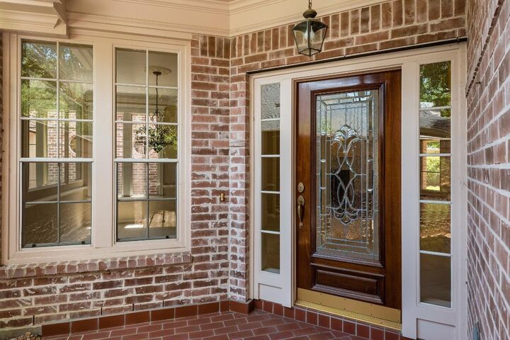 Property Photo: 14 Greenside Place TX 77381