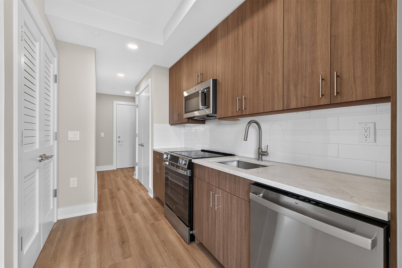 Property Photo: 72 Vroom St 304 NJ 07306
