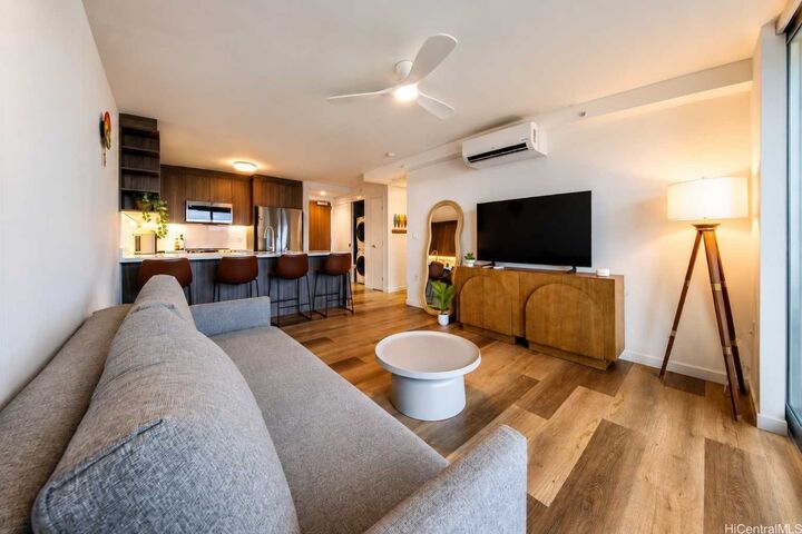 Property Photo: 1500 Rycroft Street 2006R HI 96814
