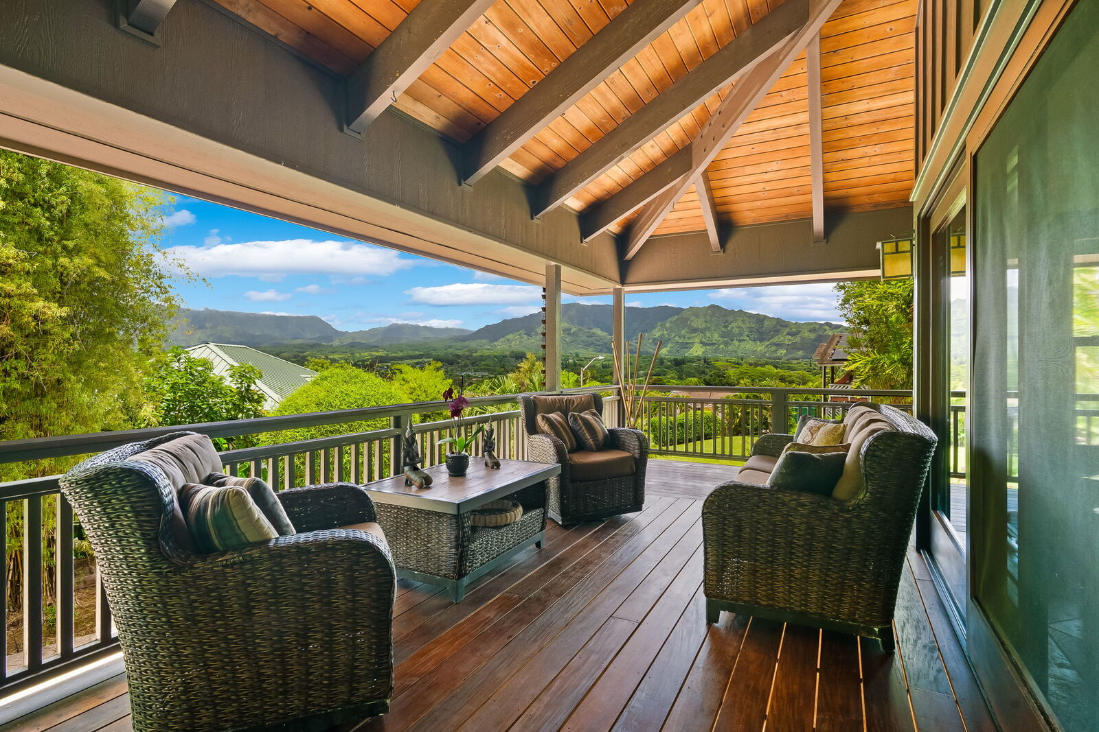 Property Photo: 1328 Ihona Pl HI 96746
