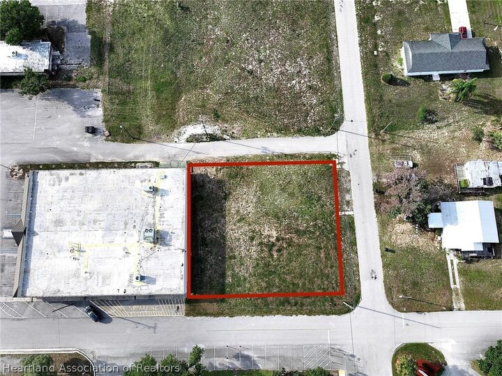 Property Photo: 25 E Park Street FL 33852