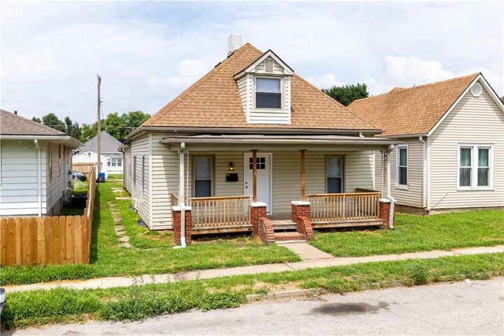 Property Photo: 225 W Valley Street MO 64504