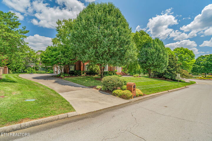 Property Photo: 1840 Regents Park Rd TN 37922