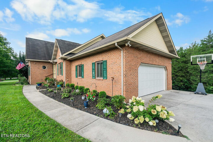 Property Photo: 219 Twinleaf Lane TN 37920
