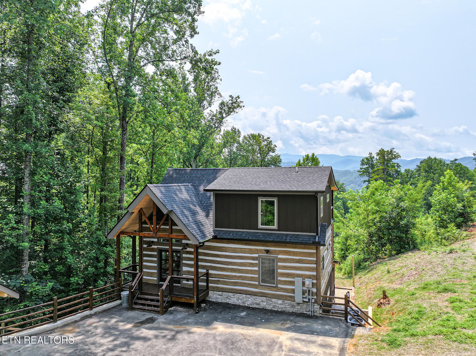 Property Photo:  626 Jess Field Rd  TN 37738 