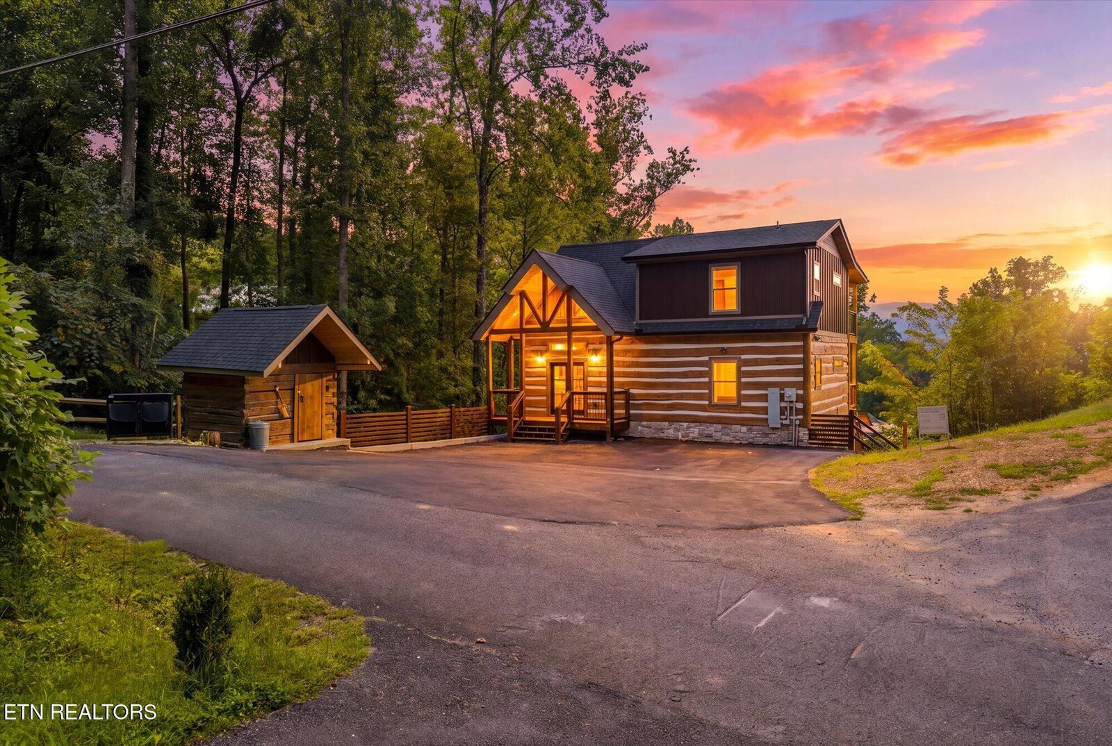 Property Photo: 626 Jess Field Rd TN 37738