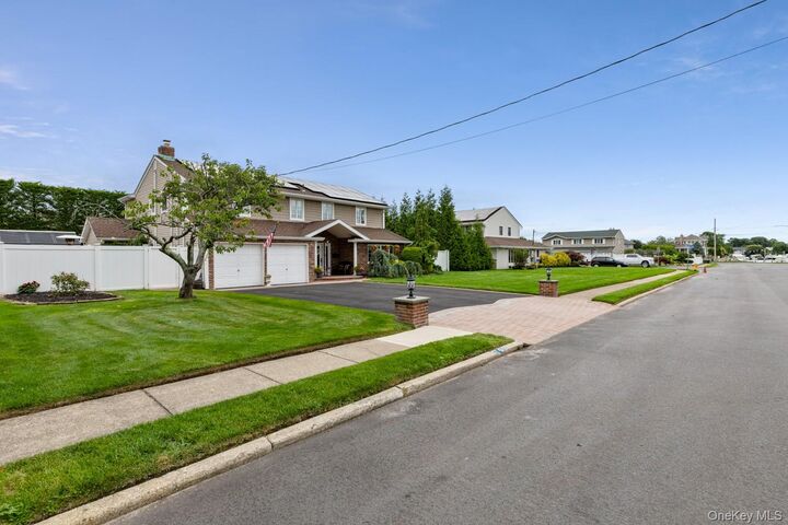 Property Photo:  19 Clearwater Lane  NY 11795 