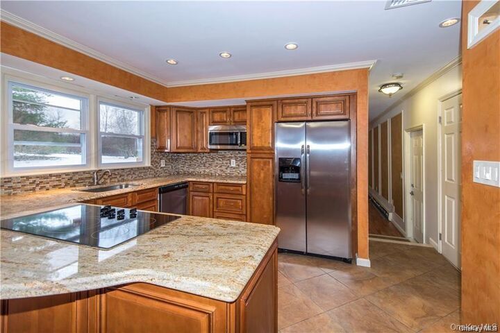 Property Photo: 7 Knoll Court NY 10950